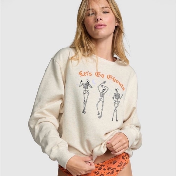 Victoria's Secret Tops - NWT Victoria’s Secret PINK Ivy Fleece Sweatshirt LARGE HALLOWEEN SO CUTE!!